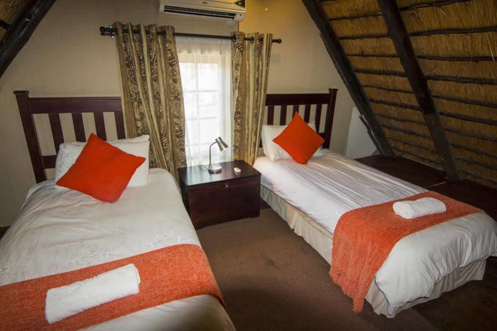 Aristo Manor Hotel Richards Bay Exterior foto