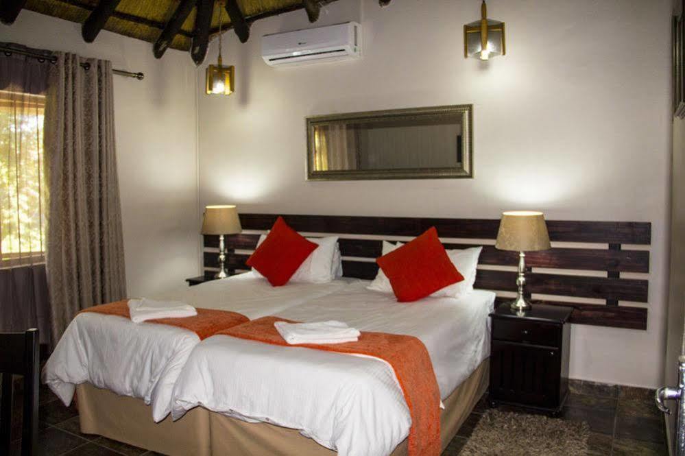 Aristo Manor Hotel Richards Bay Exterior foto
