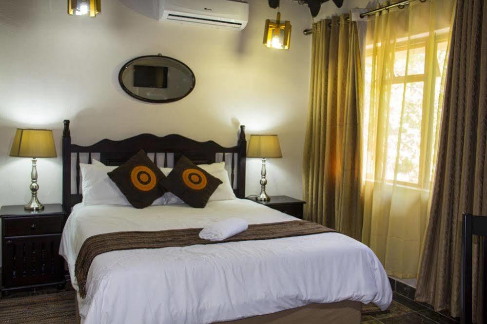 Aristo Manor Hotel Richards Bay Exterior foto